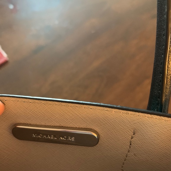 Michael Kors Handbag - Picture 4 of 4